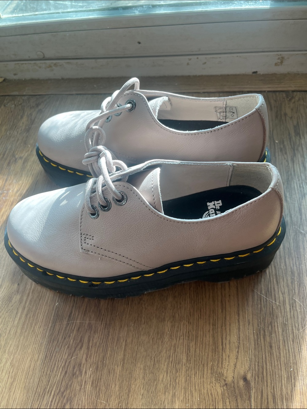 Dr. Martens shoes - Picture 5 of 7